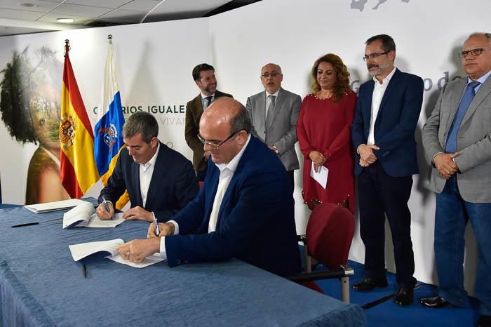 Firma del convenio del Plan de Infraestructuras ...