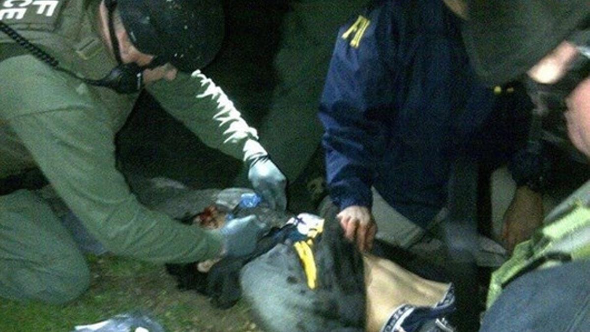 Dzhokhar Tsarnaev, tras ser herido por la policía.