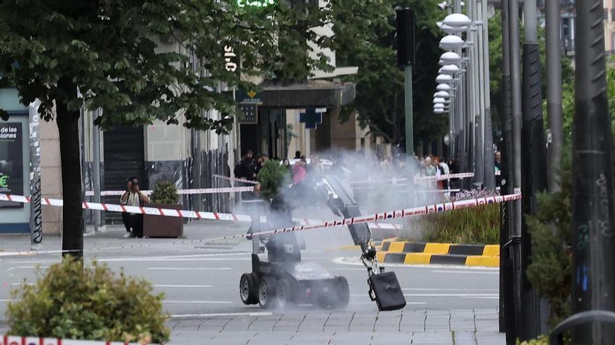 Los TEDAX de la Policía Nacional detonan un maletín que obligó a desalojar el centro de Pamplona