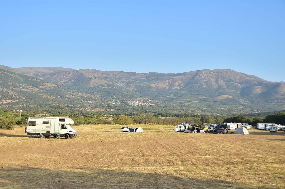 Galería | La rave ilegal de La Granja comienza a desalojarse de forma escalonada Galería | La rave ilegal de La Granja comienza a desalojarse de forma escalonada