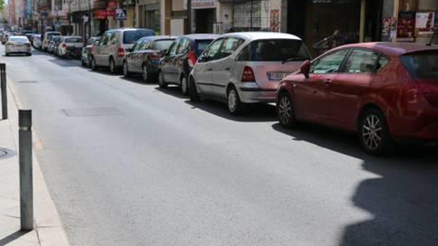 Desde hoy se prohíbe aparcar en la calle Ramón Gallud