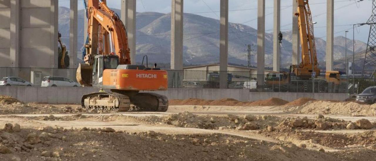 Obras en la central logística de Cecotec. |