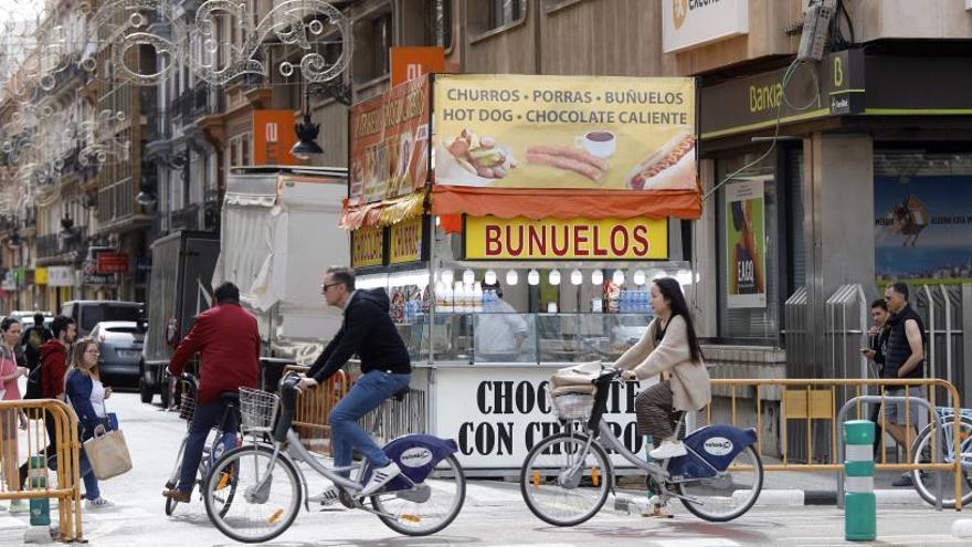 Los primeros puestos de buñuelos ya están en las calles.