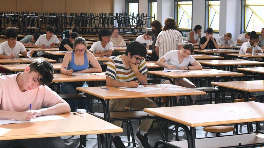 ABAU 2023: Nearly 13,000 Students Prepare for Selectivity Exams in Galicia