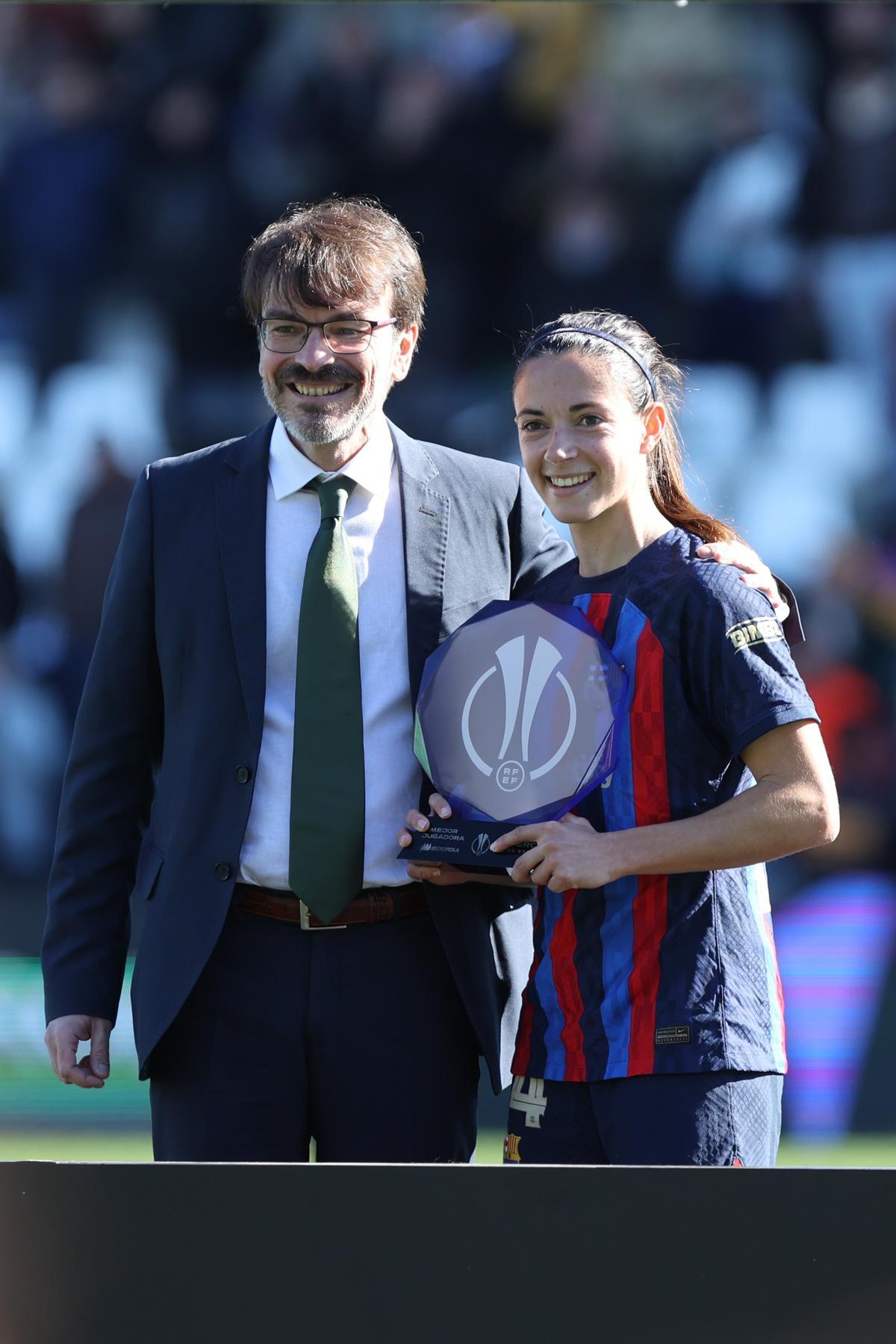 Aitana Bonmatí ha rebut el trofeu a la millor jugadora de la final