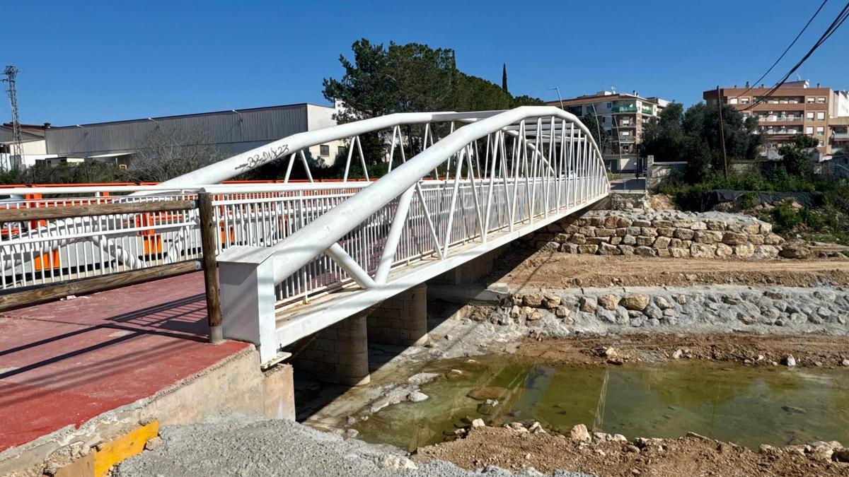 Pasarela peatonal rehabilitada.
