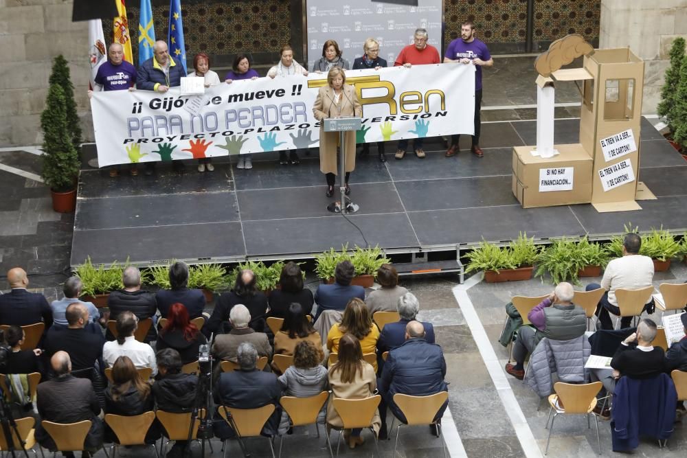 Gijón alza la voz para exigir el comprometido plan de vías.