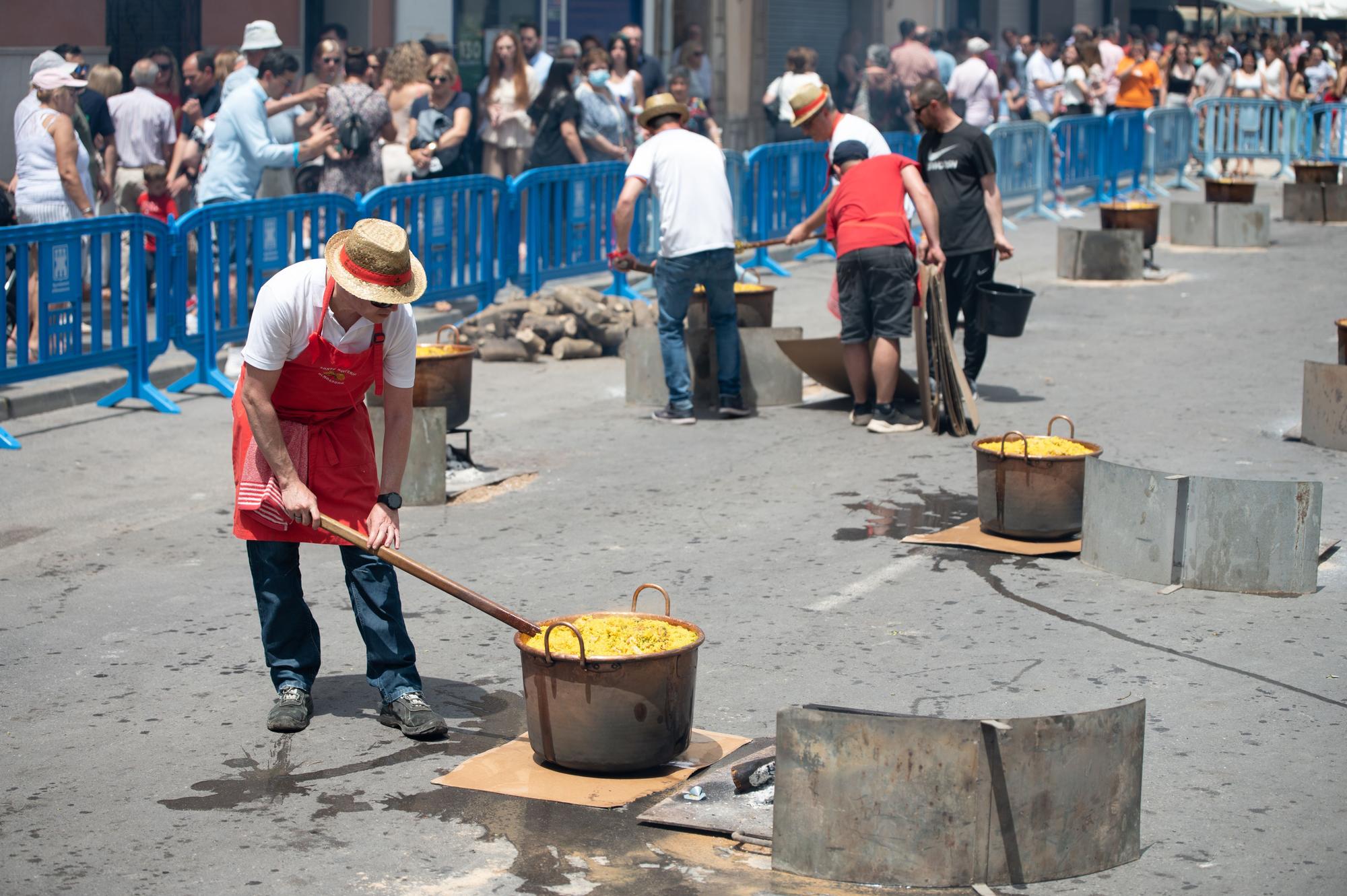 Revive el día grande de Santa Quitèria en Almassora con Les Calderes y la mascletà