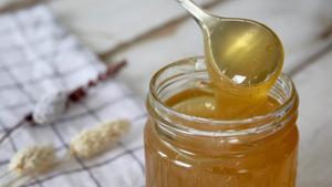 Comer miel congelada, el peligroso reto que puede causar botulismo