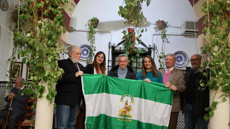 La delegada de la Junta celebra el 28-F con las casas regionales en Córdoba