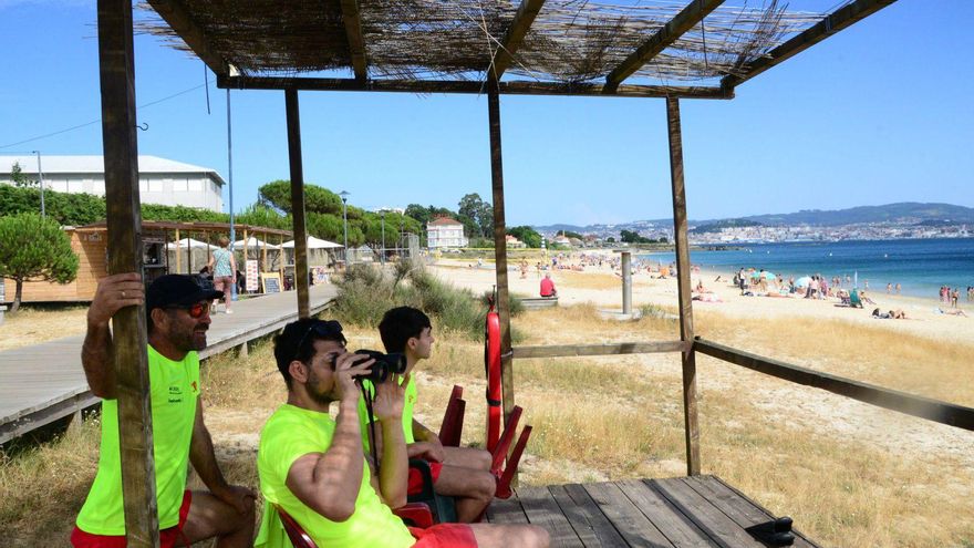 Los socorristas de Cangas empezaron su trabajo este martes 1 de julio.