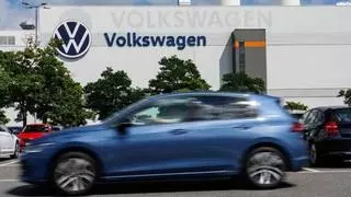 El Grupo Volkswagen recortará un 50% su gama de modelos y enfrentará el fin de la paz social con cerca de 100.000 despidos
