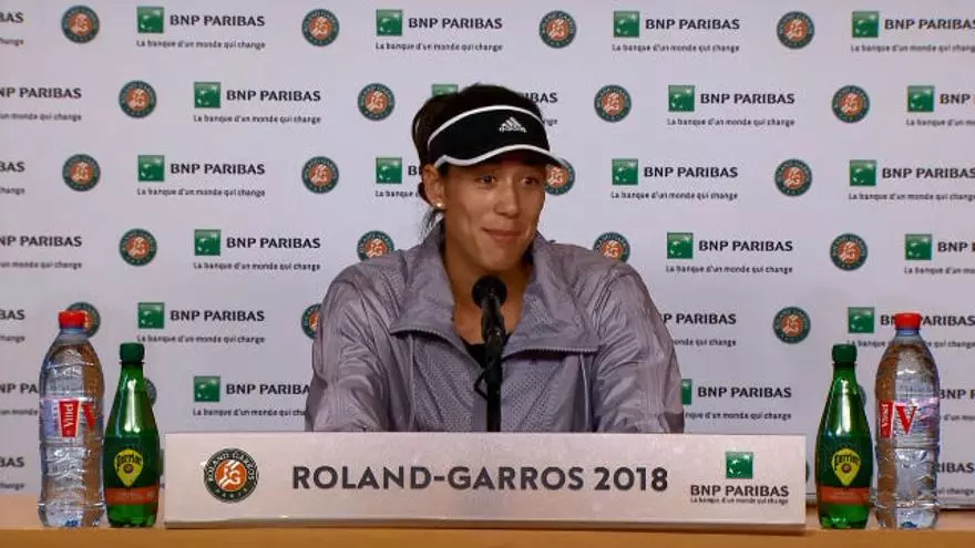 Muguruza analiza el choque contra Sharapova y la retirada de Serena Williams