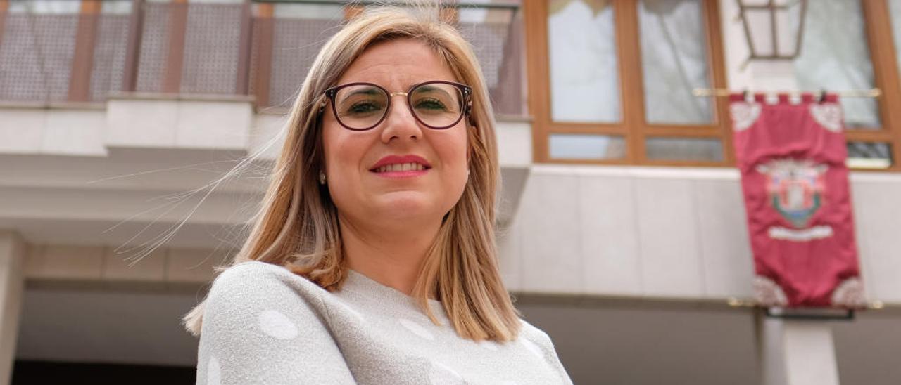 Irene Navarro Díaz: «Petrer es una ciudad innovadora que avanza cuidando los detalles y ampliando sus servicios»