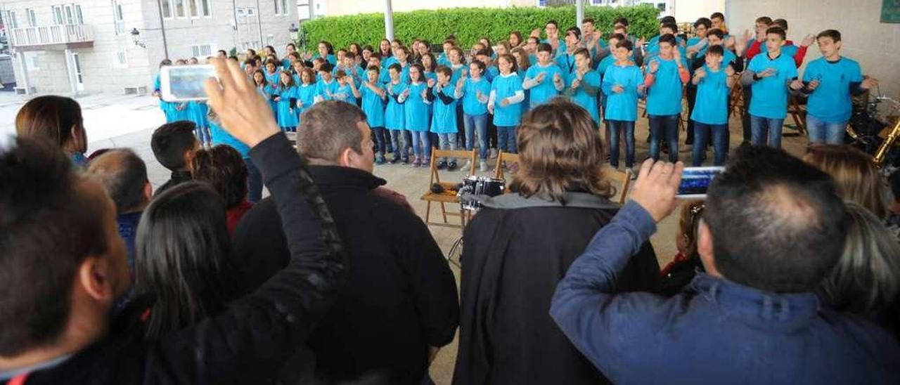 Concierto ofrecido por los alumnos que han participado en el campamento organizado por la Escola de Música de Meaño. // Iñaki Abella