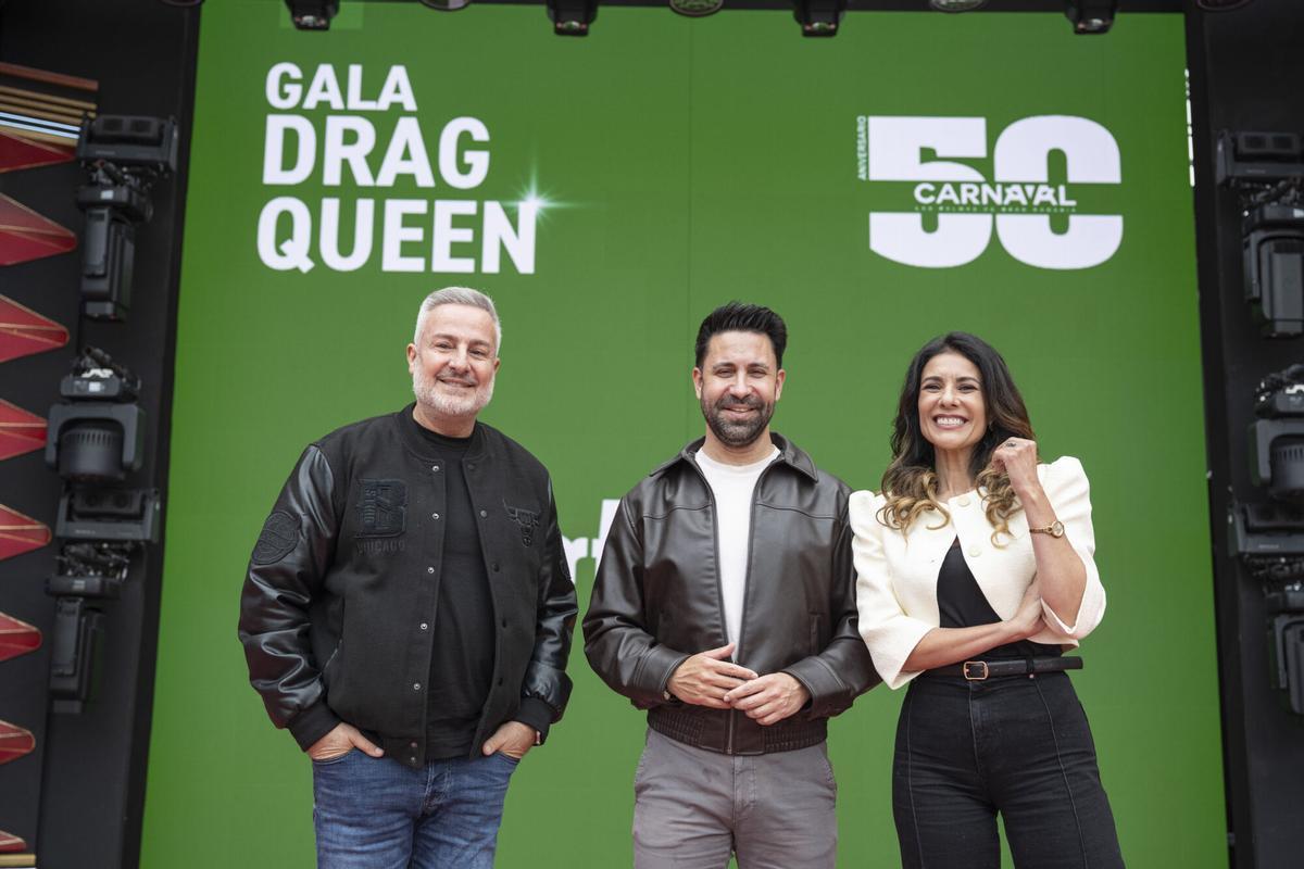 Roberto Herrera, Héctor Alemán y Yanely Hernández, en la presentación de los detalles de la Gala Drag Queen 2026