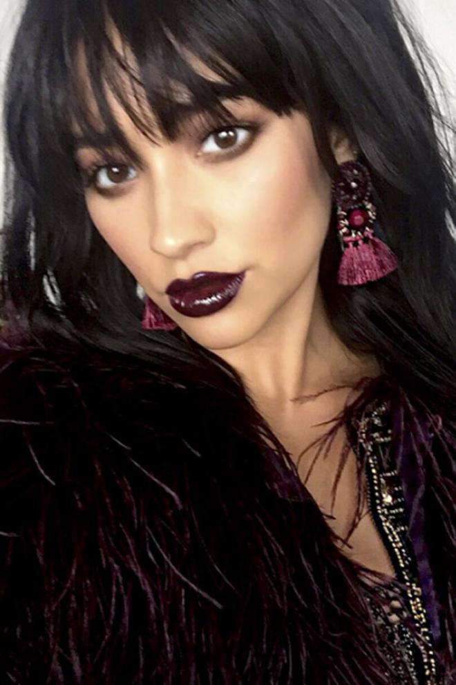 Shay Mitchell, con flequillo