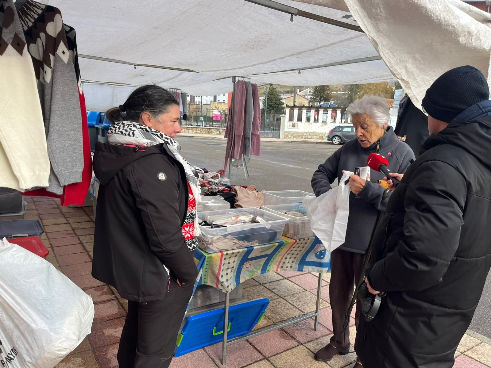 EN IMÁGENES: Tenso silencio en Villamanín tras el premio envenenado del Gordo de Navidad y los cuatro millones que faltan
