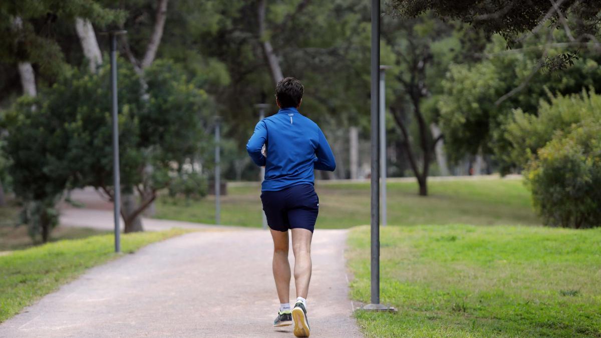 Las imágenes del primer día que la mascarilla es obligada para hacer deporte