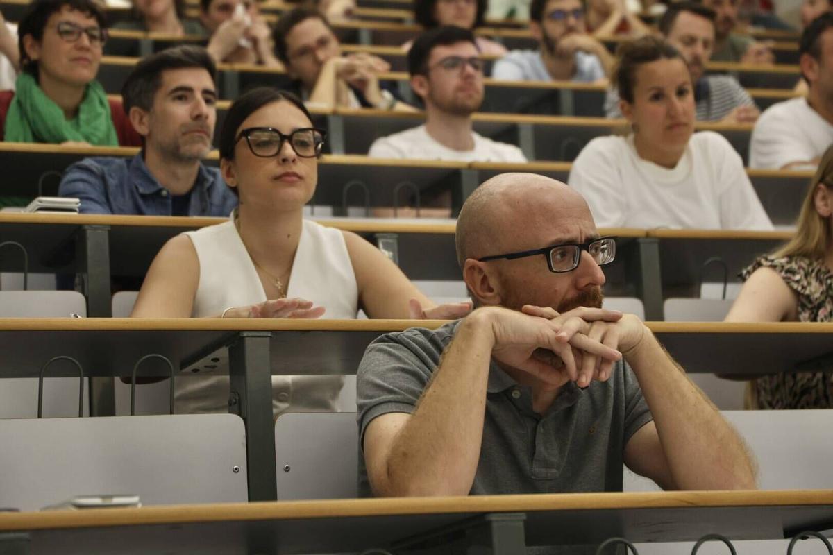 Más de 2.400 aspirantes a maestro se examinan en Córdoba