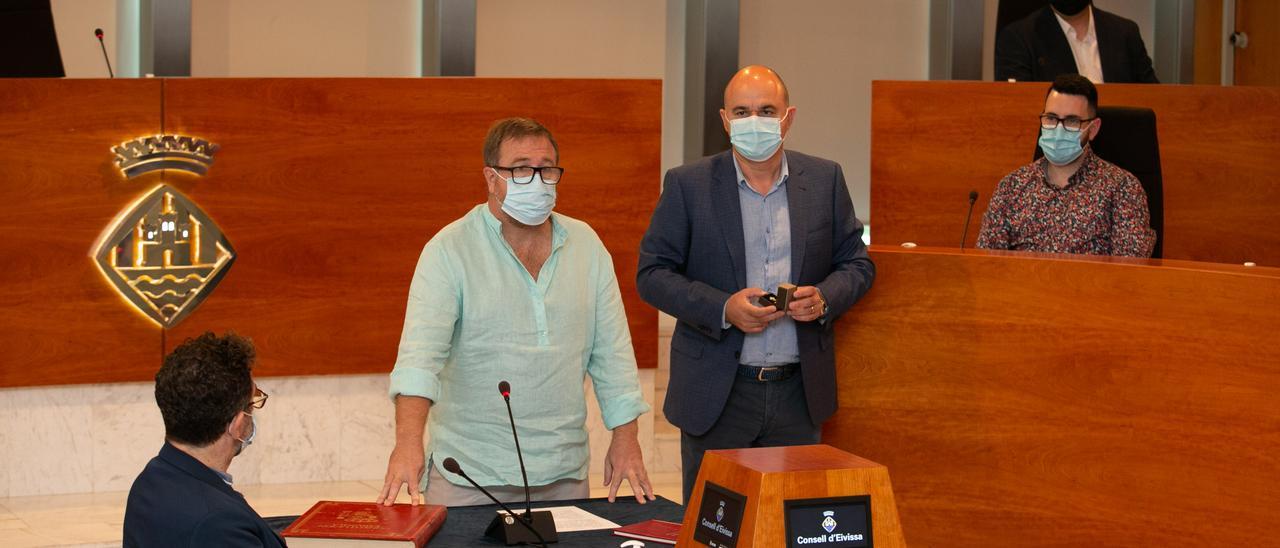 David Álvarez sustituye en el Consell de Ibiza a Viviana De Sans tres meses después. Vicent Marí