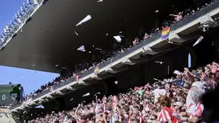 El lanzamiento de objetos desde la grada obliga a suspender el Rayo Vallecano-Athletic Club