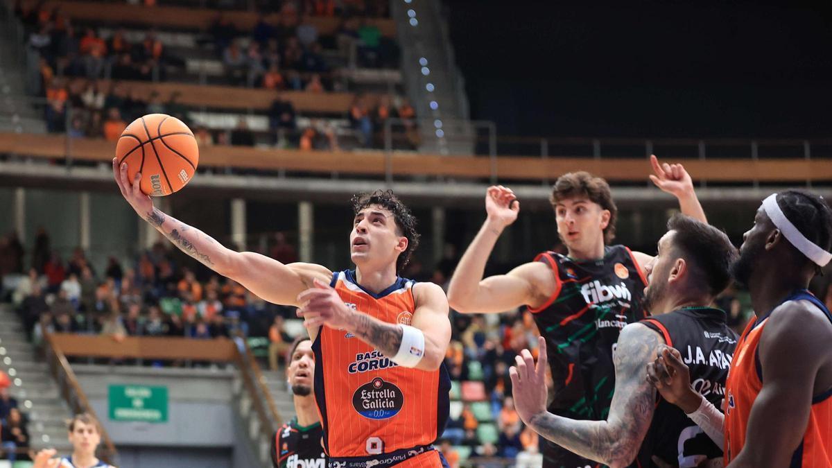 El Leyma Coruña arrasa al Fibwi Palma en el Coliseum (94-72)