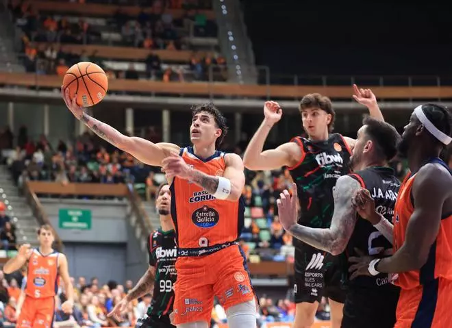 El Leyma Coruña arrasa al Fibwi Palma en el Coliseum (94-72)