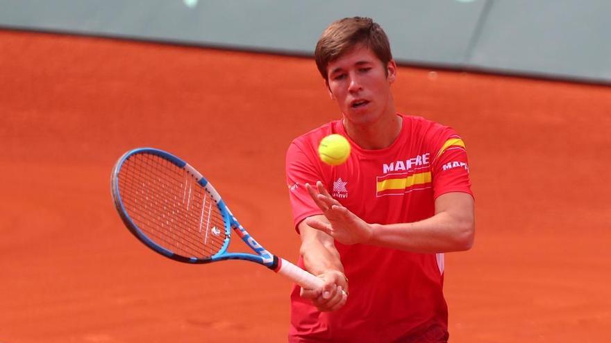 López Montagud, durante un entrenamiento de la Copa Davis en València.