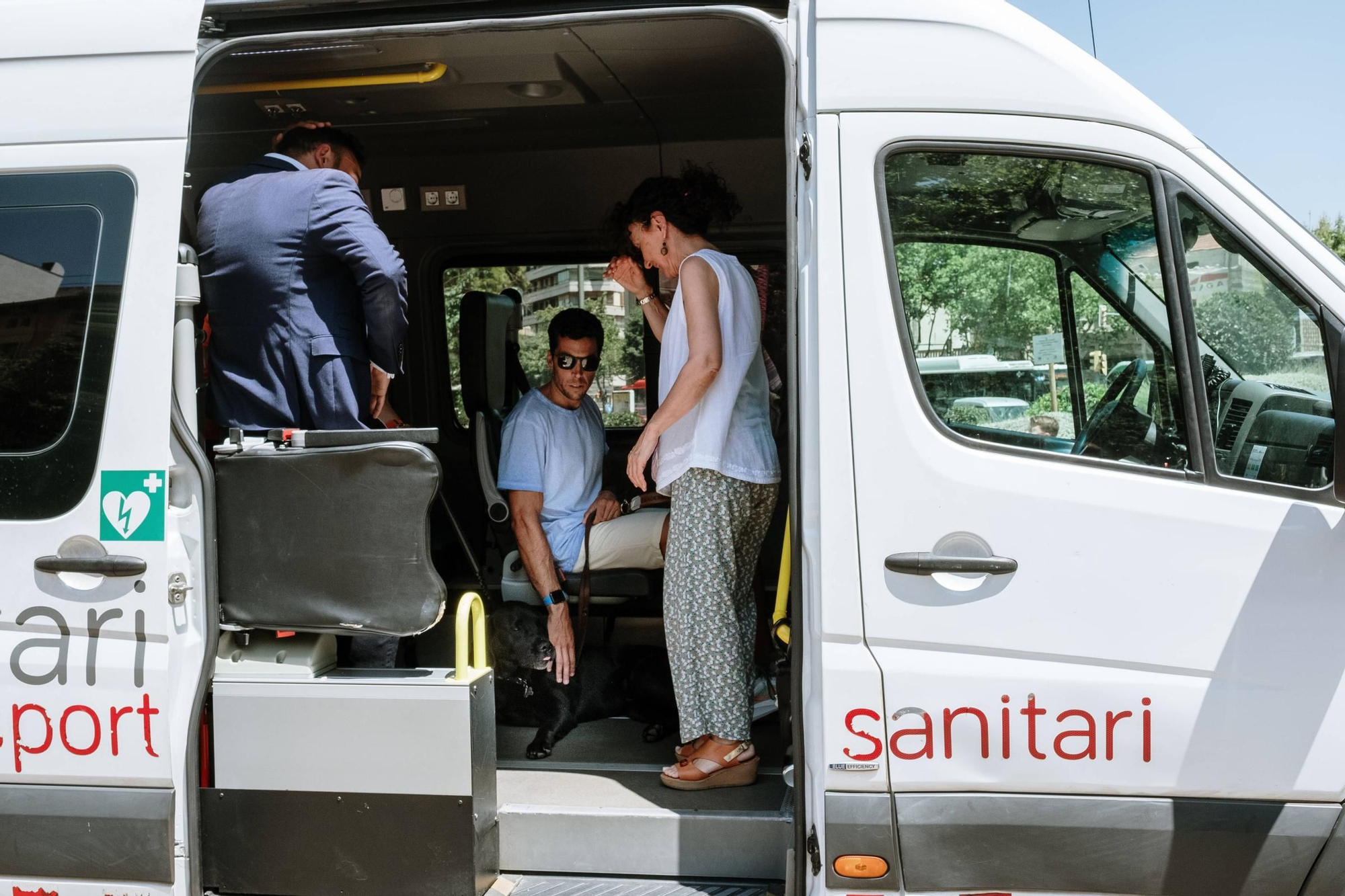 Los perros guía para pacientes con discapacidad ya pueden subir a las ambulancias en Baleares