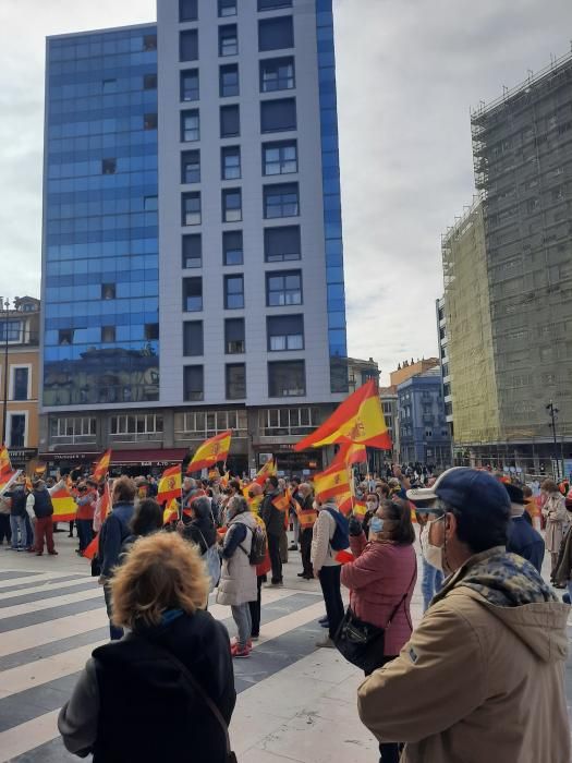 Concentración en Gijón por el 12 de octubre