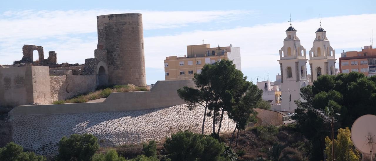 Imagen que presenta el castillo de Elda tras las últimas restauraciones.