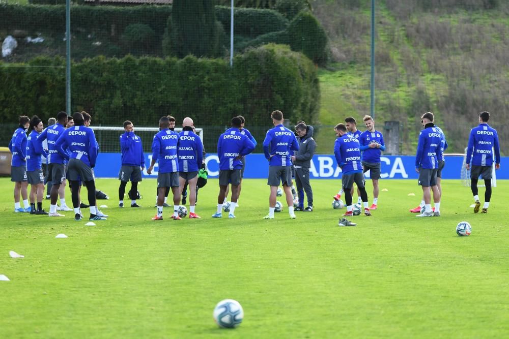 Fernando Vázquez dio a conocer la lista de convocados para el partido ante la UD Las Palmas.