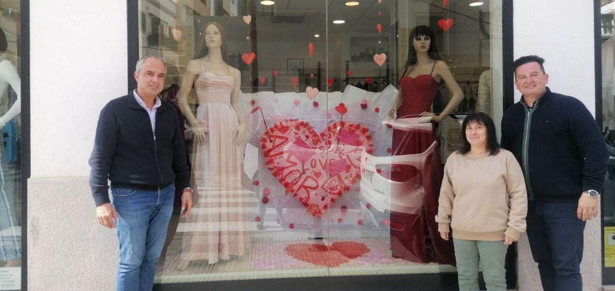 Ganadores del primer concurso de escaparatismo de San Valentín de Vila | A. E.