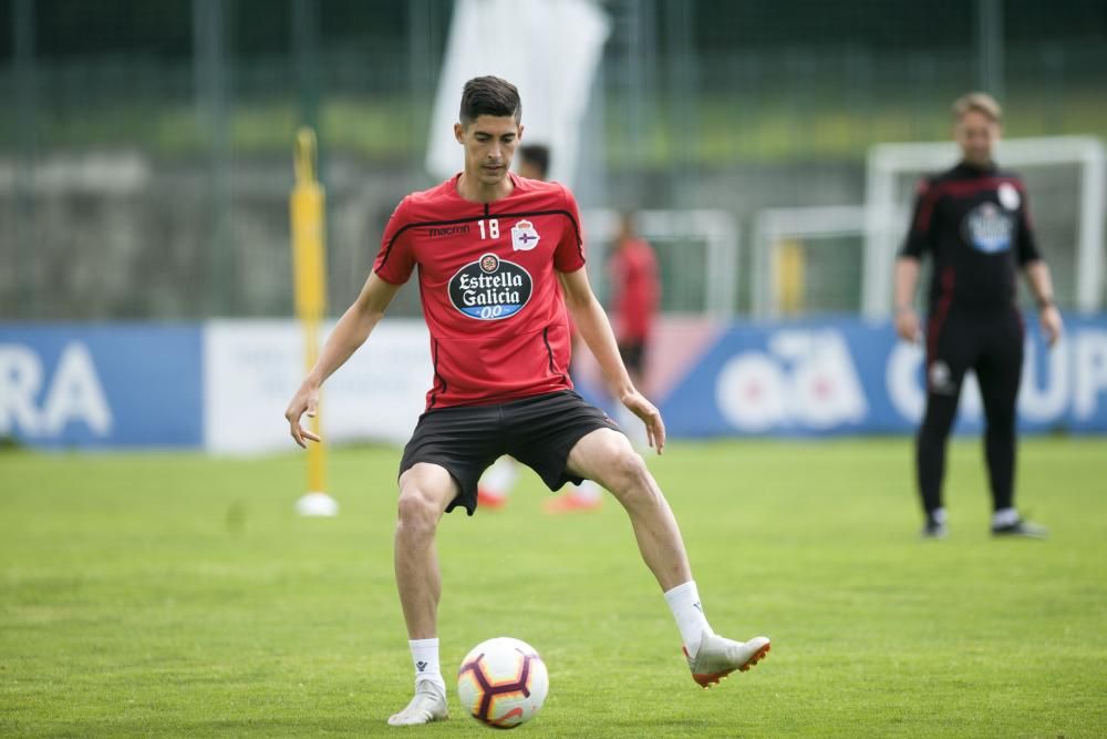 Dani Giménez y Eneko Bóveda no se ejercitaron sobre el césped por segundo día consecutivo pero podrán competir mañana.