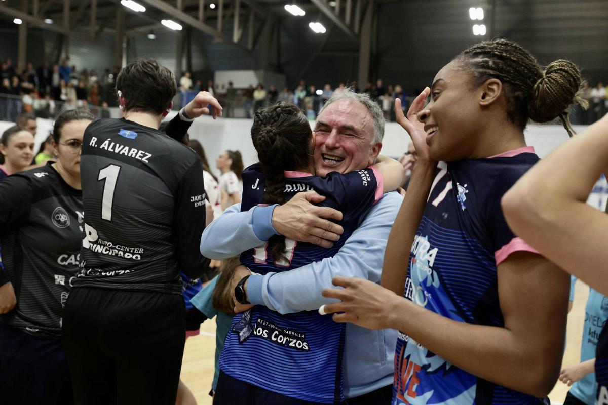 El Lobas Oviedo Balonmano Femenino gana al Lleida y asciende a la Liga Guerreras Iberdrola El Lobas Oviedo Balonmano Femenino gana al Lleida y asciende a la Liga Guerreras Iberdrola