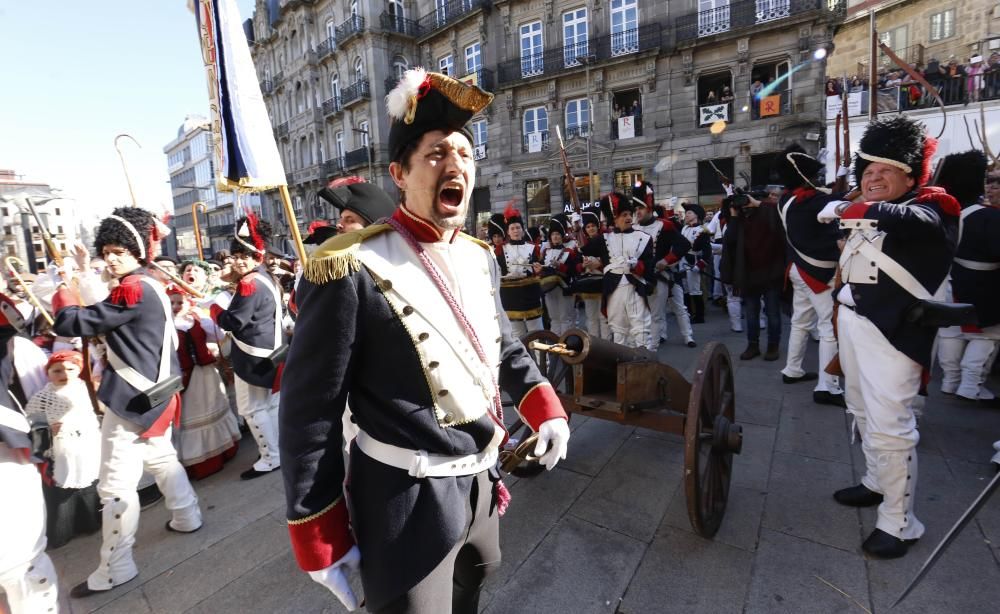 La representación de la Reconquista de Vigo vuelve a abarrotar las calles del Casco Vello de miles de vigueses