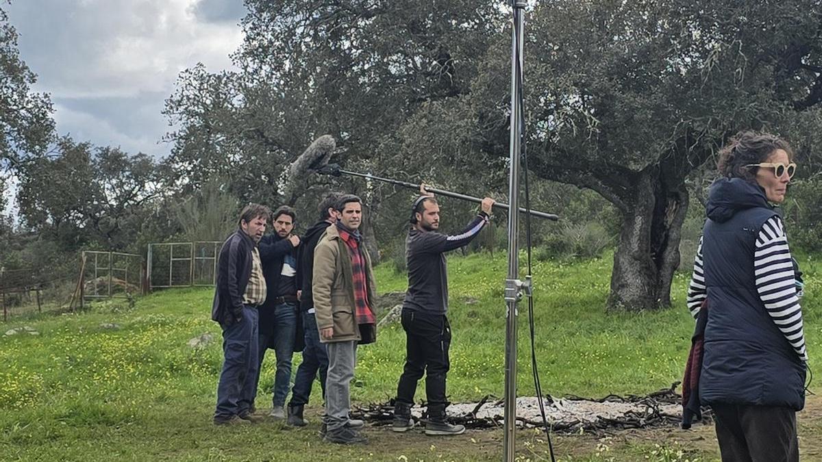 Vídeo | Así se ha grabado en la provincia de Badajoz la nueva película de Daniel Sánchez Arévalo y Antonio de la Torre, 'Caza Mayor'