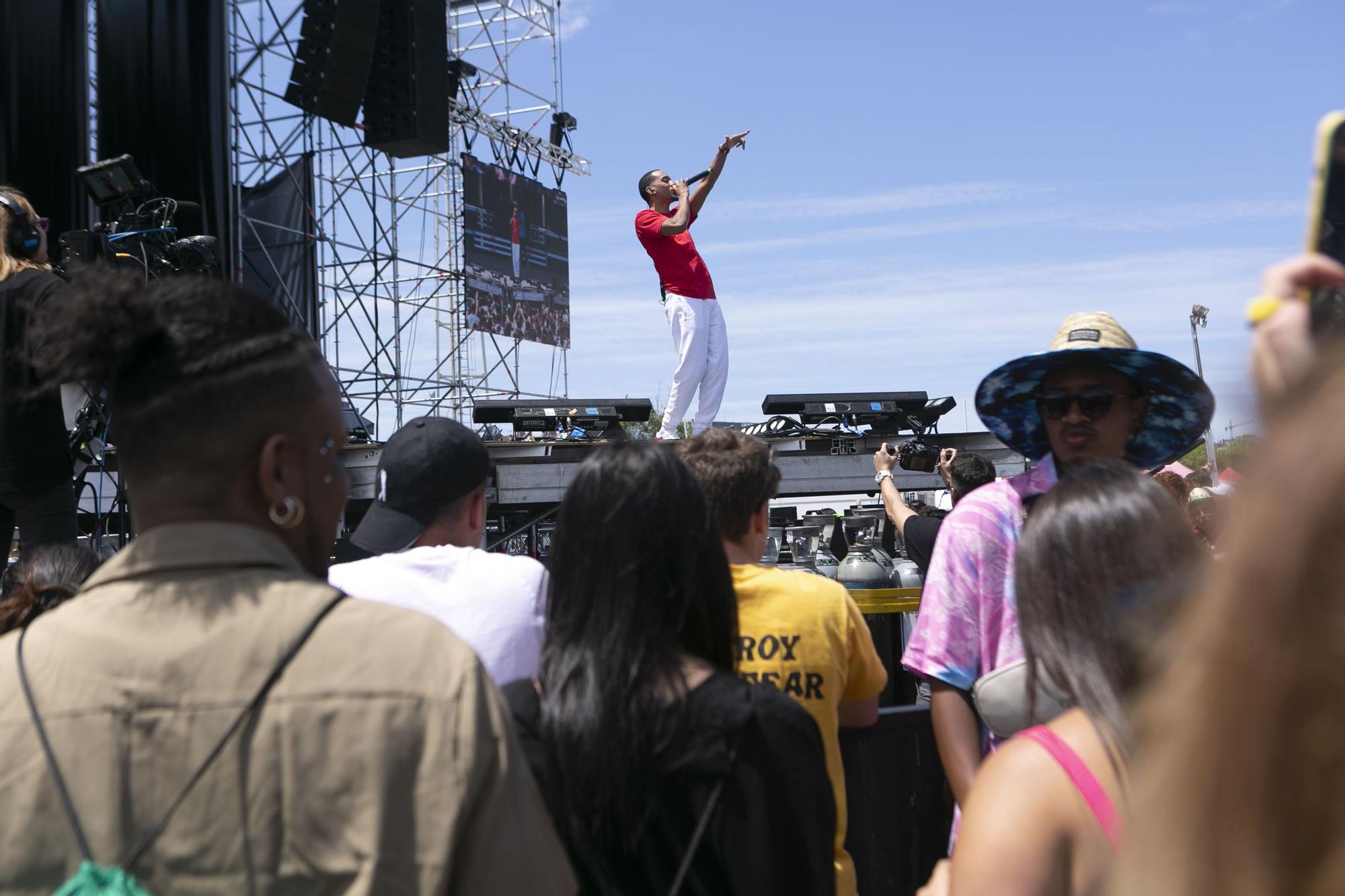 La segunda jornada del Reggaeton Beach Festival de Avilés, en imágenes