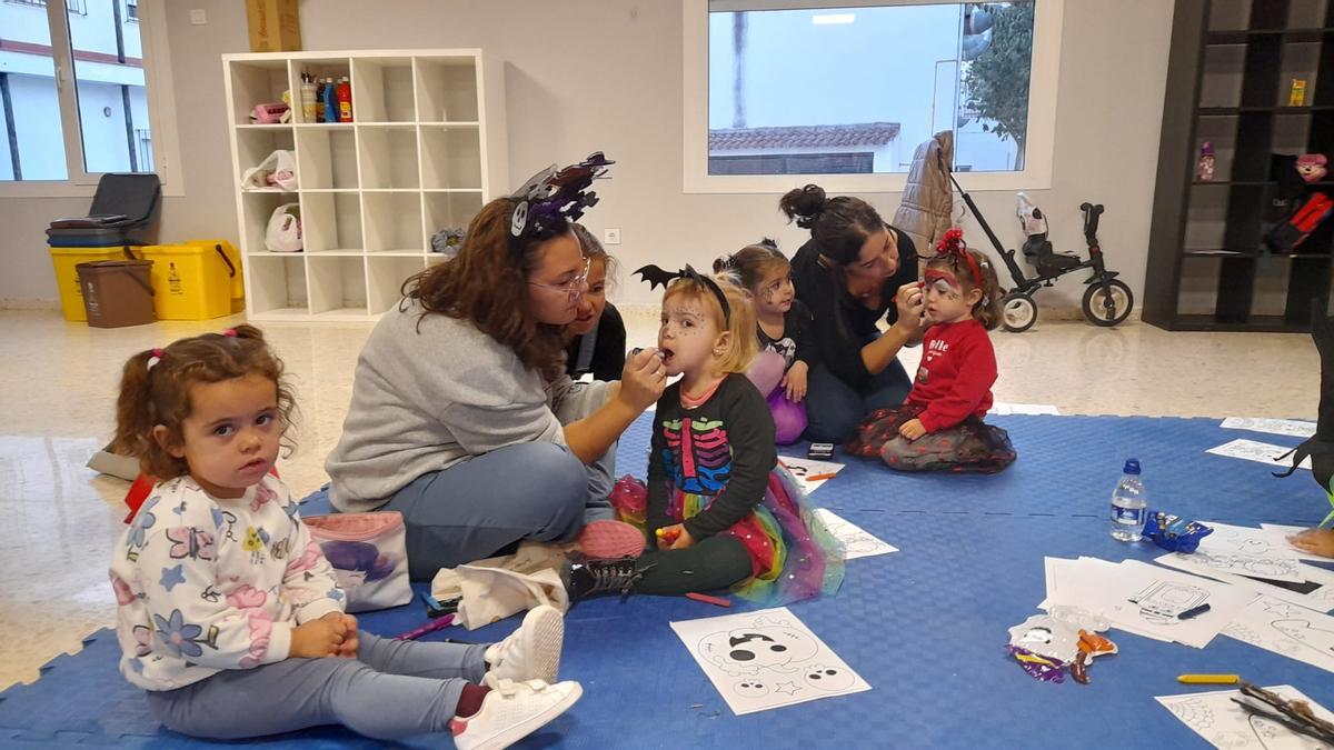 Alguno de los talleres organizados por la AMPA El Llano