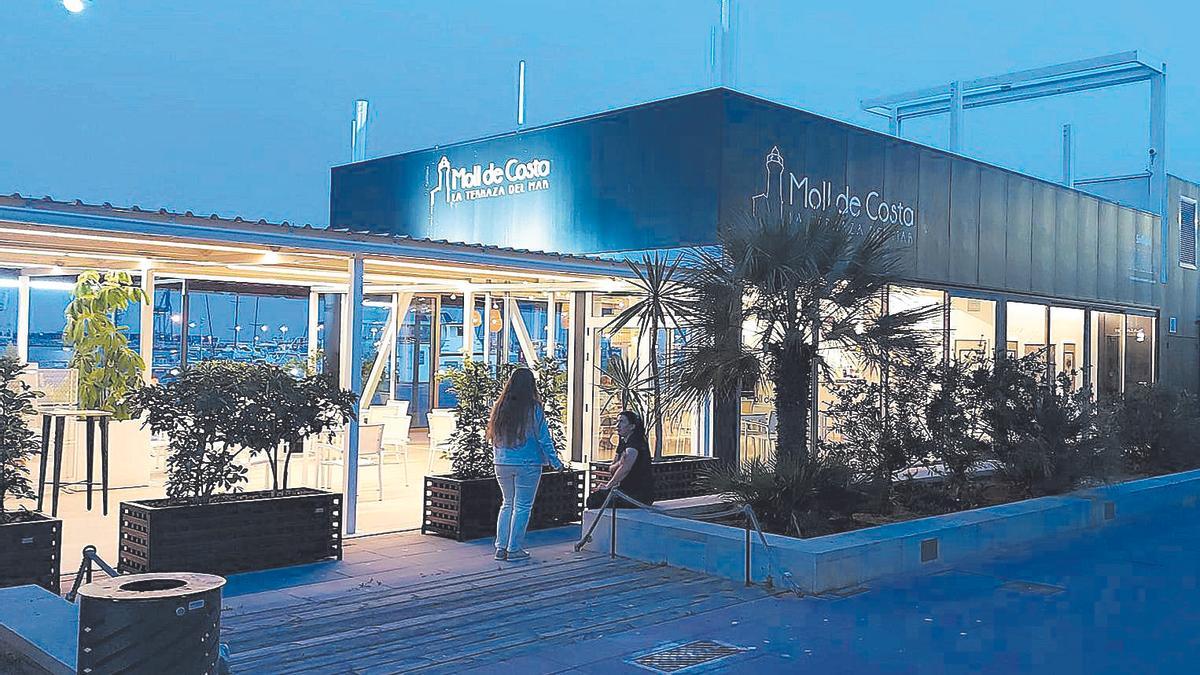 Las instalaciones de Moll de Costa Eventos gozan de una ubicación privilegiada frente al mar y distintas áreas adaptables para albergar cualquier tipo de celebración social u empresarial con total garantía.