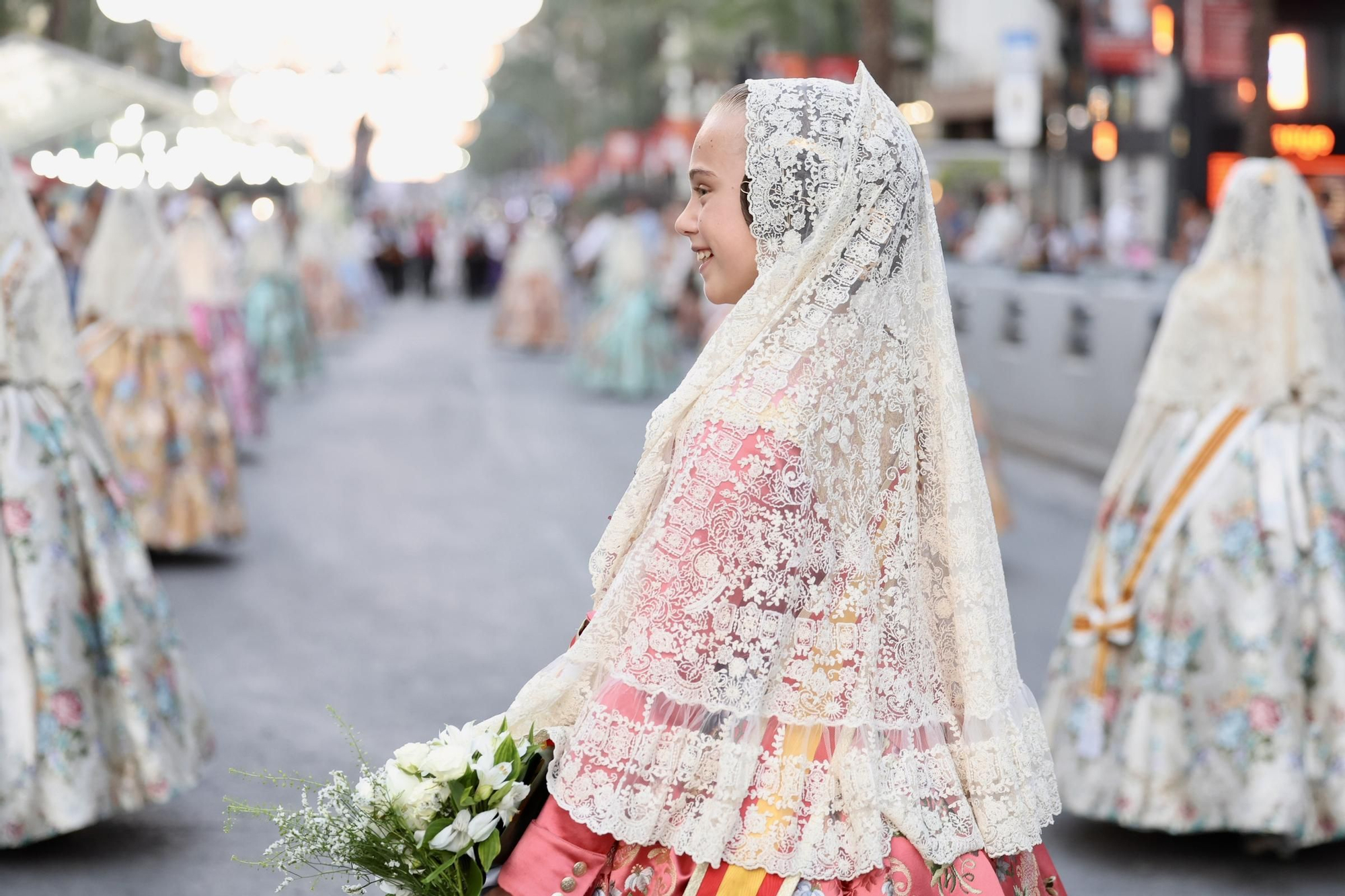 Primera jornada de Ofrenda de las Hogueras de Alicante