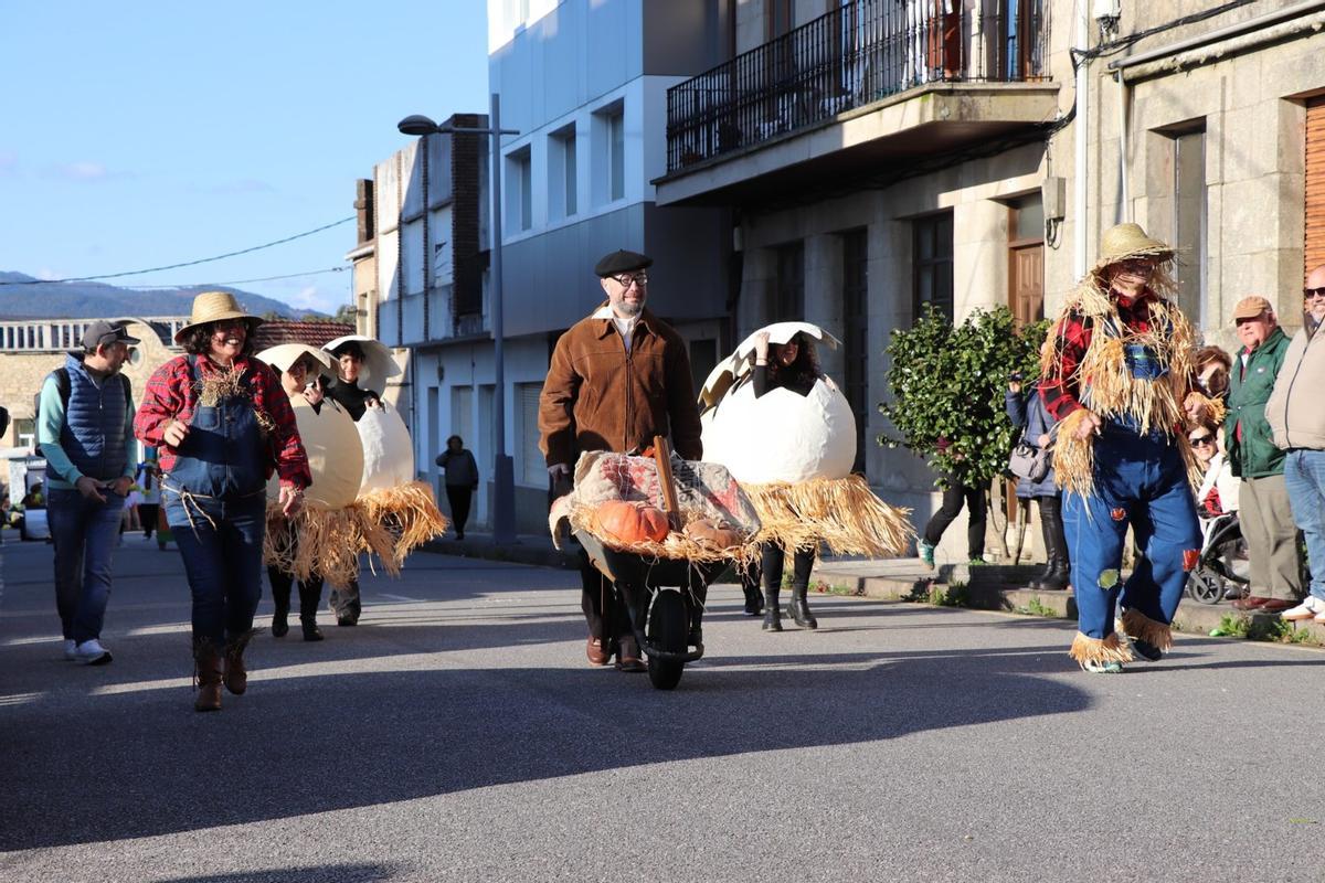 El desfile de disfraces de carnaval llevado a cabo en el Concello de Catoira.