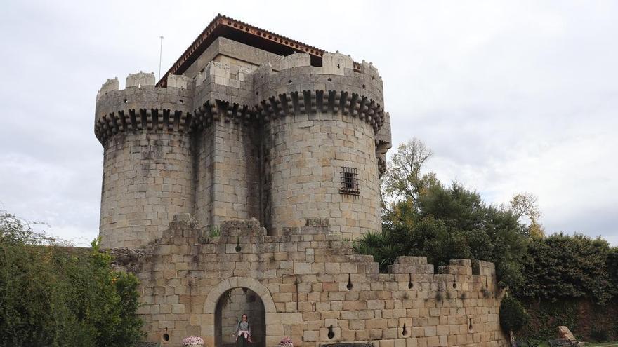 Rescatan a una mujer de 54 años tras sufrir una caída en las escaleras del castillo de Granadilla