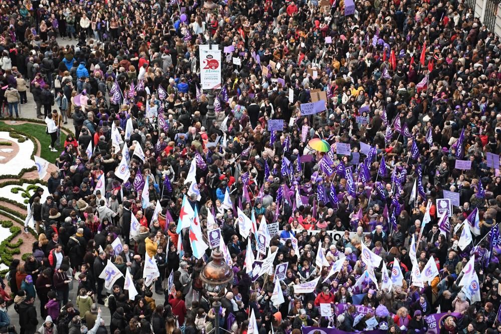 Unas 40.000 personas secundan la marcha feminista