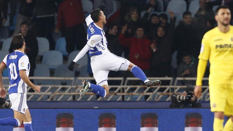 Jugadores realistas celebran uno de los goles.