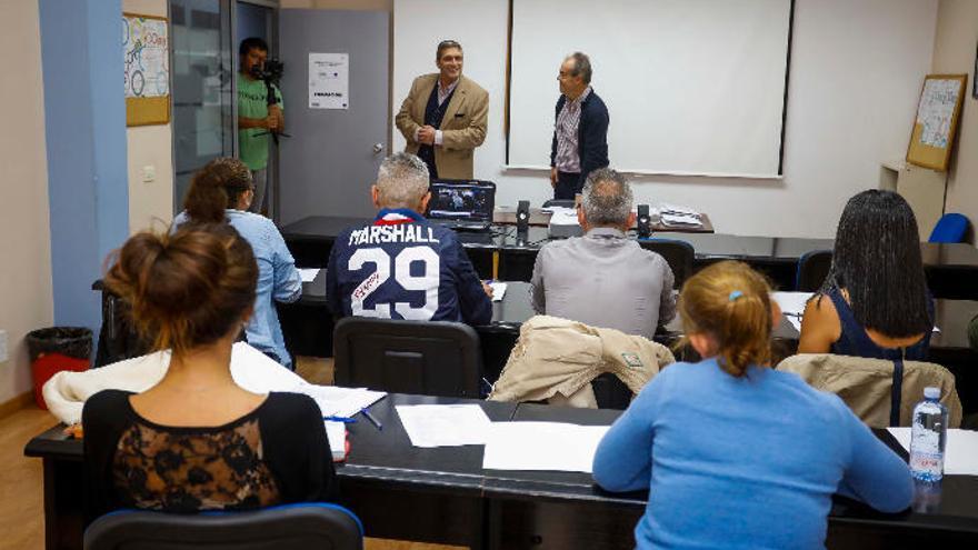 Javier Doreste, en una visita al curso de formación.