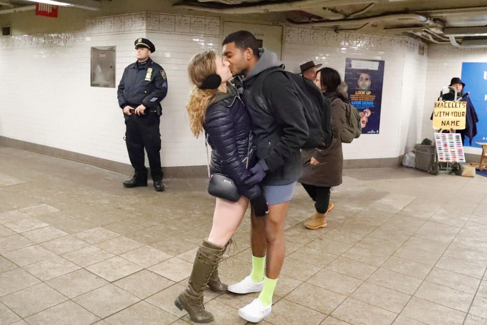 Escenes del dia sense pantalons al metro 2018.