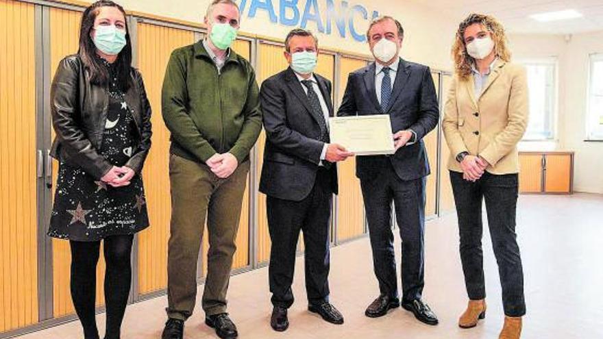 Abanca premia a su oficina de Baralla como la mejor del rural