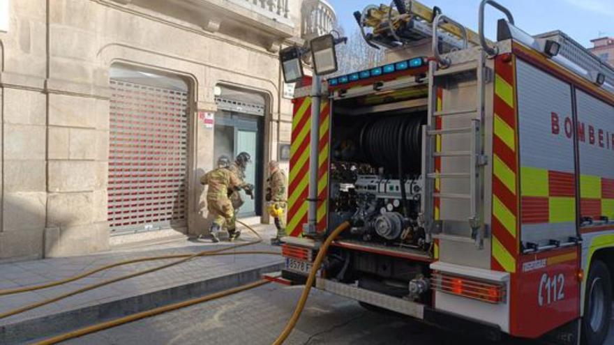 Operativo en el local de la Avenida de las Caldas.